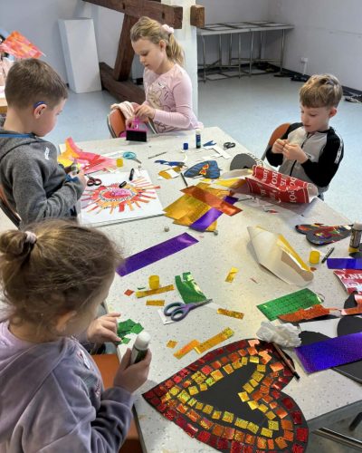 630850611_1333668362125523_4719732119737876970_n Artystyczne Ferie 2026 w Studio Art TCK – kreatywne ferie zimowe dla dzieci w Tarnowie