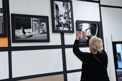 21 Dwie artystki, dwa spojrzenia na sztukę. „Sztuka po sąsiedzku!” w Domu Kultury Westerplatte