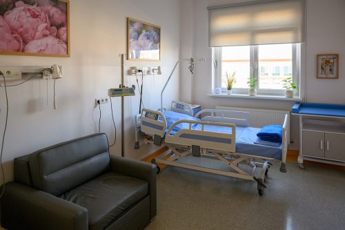 TP9_5450 Nowa Sala Rodzinna dla przyszłych mam w Specjalistyczny Szpital im. E. Szczeklika