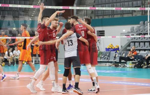 12 Kolejne siatkarskie emocje w Arenie Jaskółka Tarnów