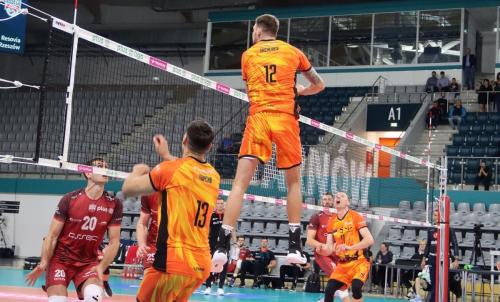 16 Kolejne siatkarskie emocje w Arenie Jaskółka Tarnów