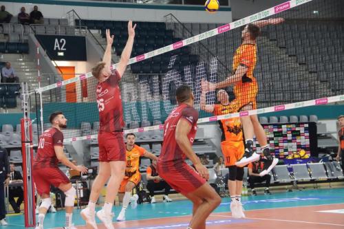 img-7271-copy Kolejne siatkarskie emocje w Arenie Jaskółka Tarnów