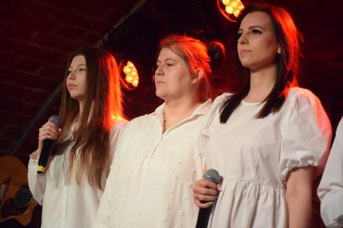 6-copy Koncert Pracowni Piosenki „Transparenty i bandaże”