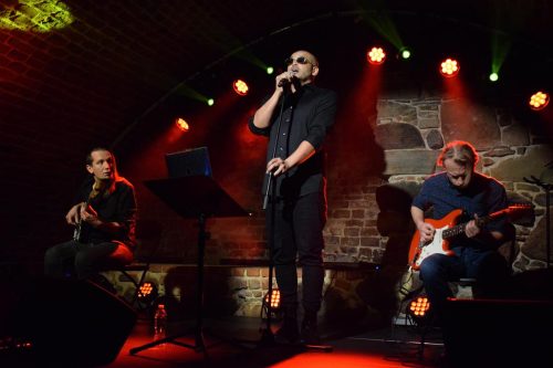 0-copy Zaduszki z Damianem Ukeje w Piwnicach Tarnowskiego Centrum Kultury