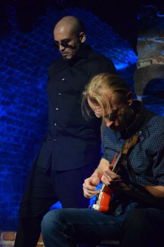 1-copy Zaduszki z Damianem Ukeje w Piwnicach Tarnowskiego Centrum Kultury