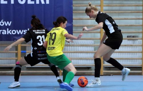 6-copy KU AZS Akademia Tarnowska vs MKS PUSZCZA Niepołomice