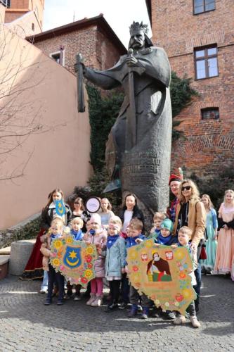 16 695. urodziny Tarnowa - przedszkolaki świętują na Tarnowskim Rynku