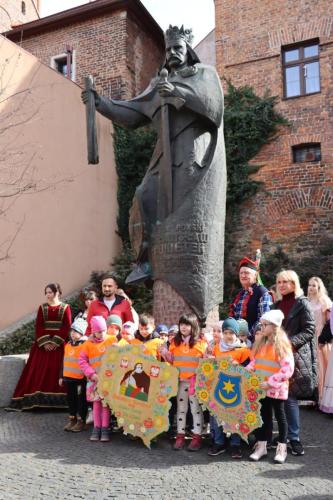 17 695. urodziny Tarnowa - przedszkolaki świętują na Tarnowskim Rynku