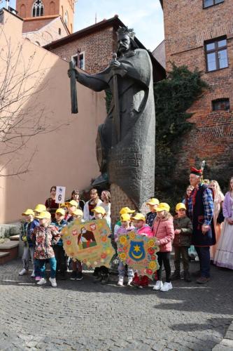 18 695. urodziny Tarnowa - przedszkolaki świętują na Tarnowskim Rynku