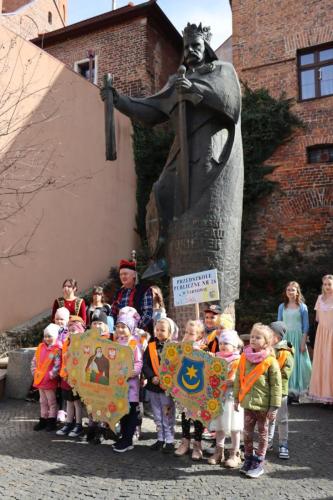 20 695. urodziny Tarnowa - przedszkolaki świętują na Tarnowskim Rynku