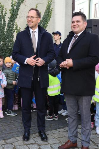 2a 695. urodziny Tarnowa - przedszkolaki świętują na Tarnowskim Rynku