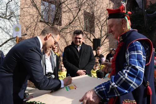 47 695. urodziny Tarnowa - przedszkolaki świętują na Tarnowskim Rynku