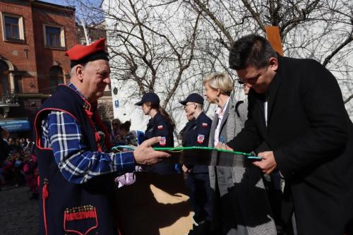 48 695. urodziny Tarnowa - przedszkolaki świętują na Tarnowskim Rynku