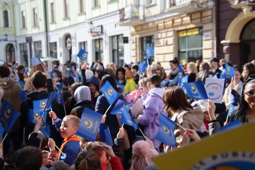00 695. urodziny Tarnowa - przedszkolaki świętują na Tarnowskim Rynku
