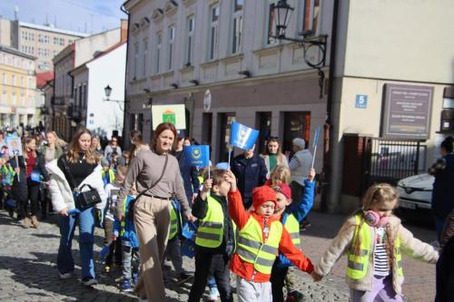 img-1093-copy 695. urodziny Tarnowa - przedszkolaki świętują na Tarnowskim Rynku
