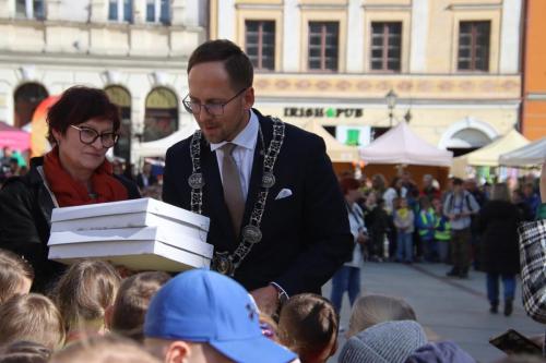 img-1382-copy 695. urodziny Tarnowa - przedszkolaki świętują na Tarnowskim Rynku