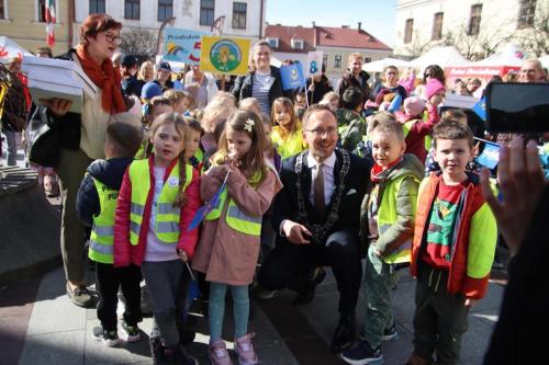 img-1405-copy 695. urodziny Tarnowa - przedszkolaki świętują na Tarnowskim Rynku