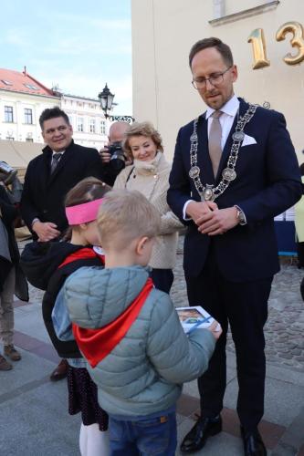 img-6292-copy 695. urodziny Tarnowa - przedszkolaki świętują na Tarnowskim Rynku