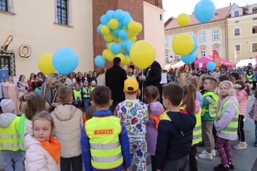 img-6337-copy 695. urodziny Tarnowa - przedszkolaki świętują na Tarnowskim Rynku