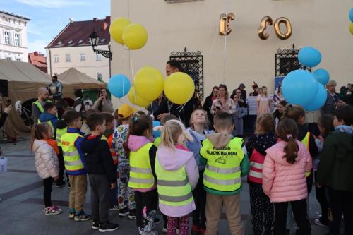 img-6347-copy 695. urodziny Tarnowa - przedszkolaki świętują na Tarnowskim Rynku