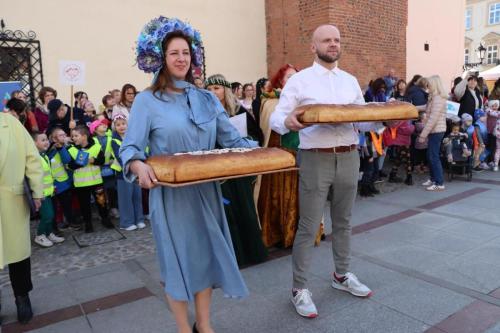 img-6359-copy 695. urodziny Tarnowa - przedszkolaki świętują na Tarnowskim Rynku