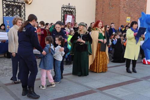 img-6445-copy 695. urodziny Tarnowa - przedszkolaki świętują na Tarnowskim Rynku