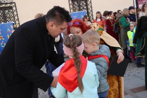 img-6446-copy 695. urodziny Tarnowa - przedszkolaki świętują na Tarnowskim Rynku