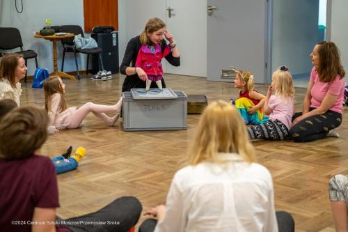 WARSZTATY-60 Zaczarowany Teatr Wyobraźni - warsztaty rodzinne