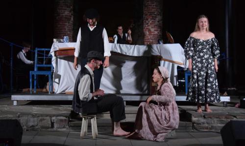 4-copy TISCH: Spektakl pod Bimą z udziałem artystów najmniejsza scena świata