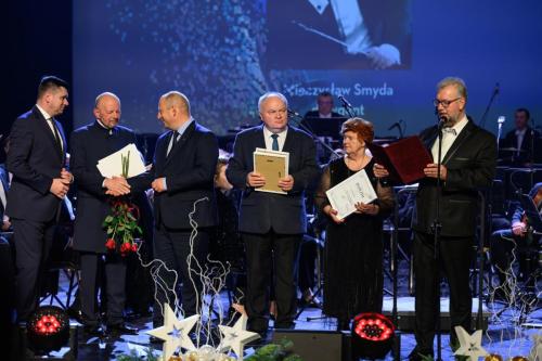 6-copy Koncert Świąteczno - Noworoczny - Tarnowskiego Stowarzyszenia Miłośników Muzyki Klasycznej "Via Musica"