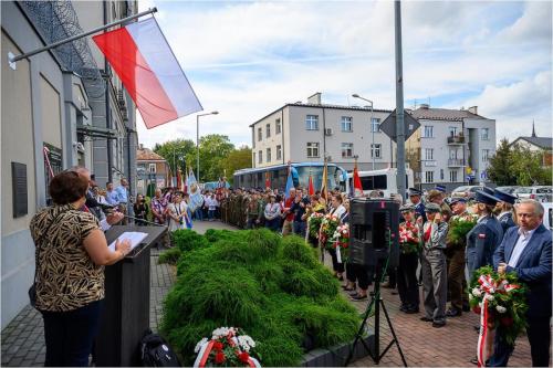tpl-1117-copy Uroczyste odsłonięcie tablicy poświęconej Polkom wywiezionym do KL Ravensbrück