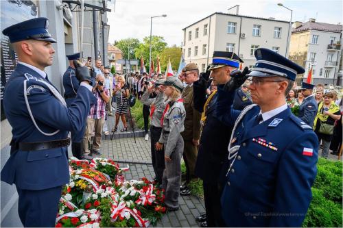 tpl-1178-copy Uroczyste odsłonięcie tablicy poświęconej Polkom wywiezionym do KL Ravensbrück