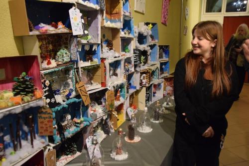 Wystawa-Sztuka-Dekoracyjna-Fundacja-26 ASAMBLAŻ - SZTUKA DEKORACYJNA - FUNDACJA KATARZYNY STRYCHAŁY