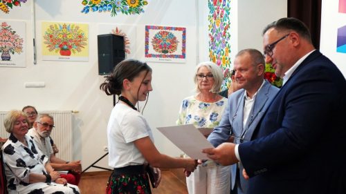 049 Zalipie znów rozkwitło kwiatami i kolorami – finał 62. Konkursu „Malowana Chata”