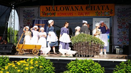 066 Zalipie znów rozkwitło kwiatami i kolorami – finał 62. Konkursu „Malowana Chata”