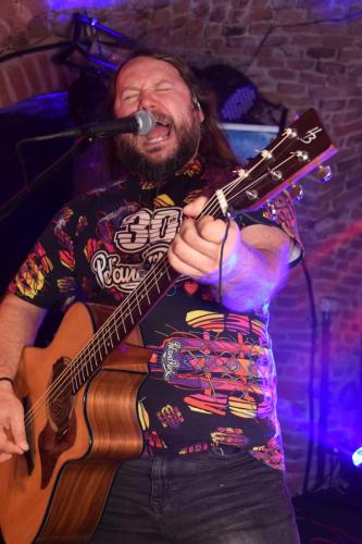 8-copy Zenek Kupatasa Akustyczna Domóweczka w Stowarzyszeniu Stowarzyszenie "Przepraszam"