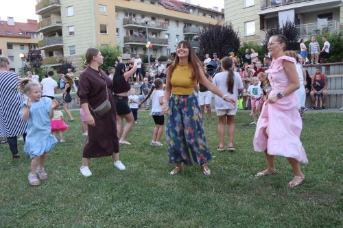 18-copy Wakacyjna zabawa połączyła mieszkańców osiedla Zielone
