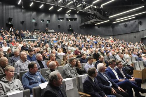 5 Autona Unia Tarnów gotowa na nowy sezon – prezentacja drużyny i sponsora