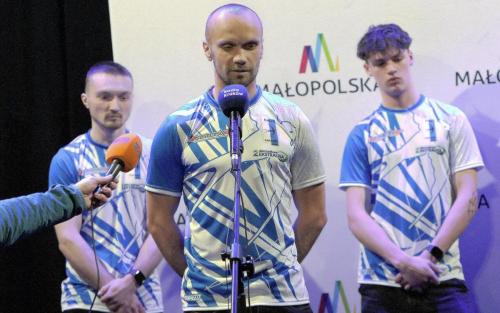 8 Autona Unia Tarnów gotowa na nowy sezon – prezentacja drużyny i sponsora